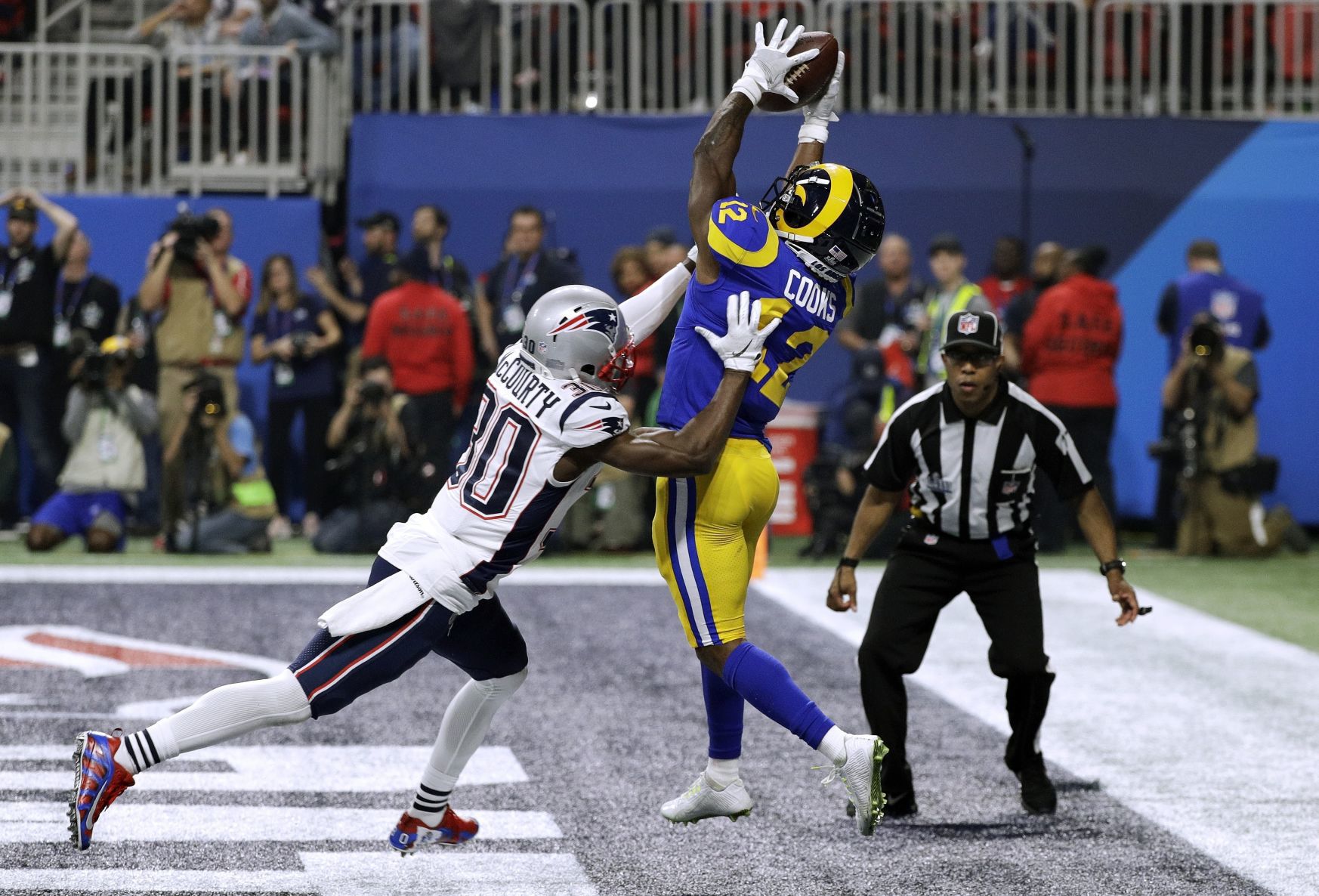 Patriots Rams Super Bowl Football